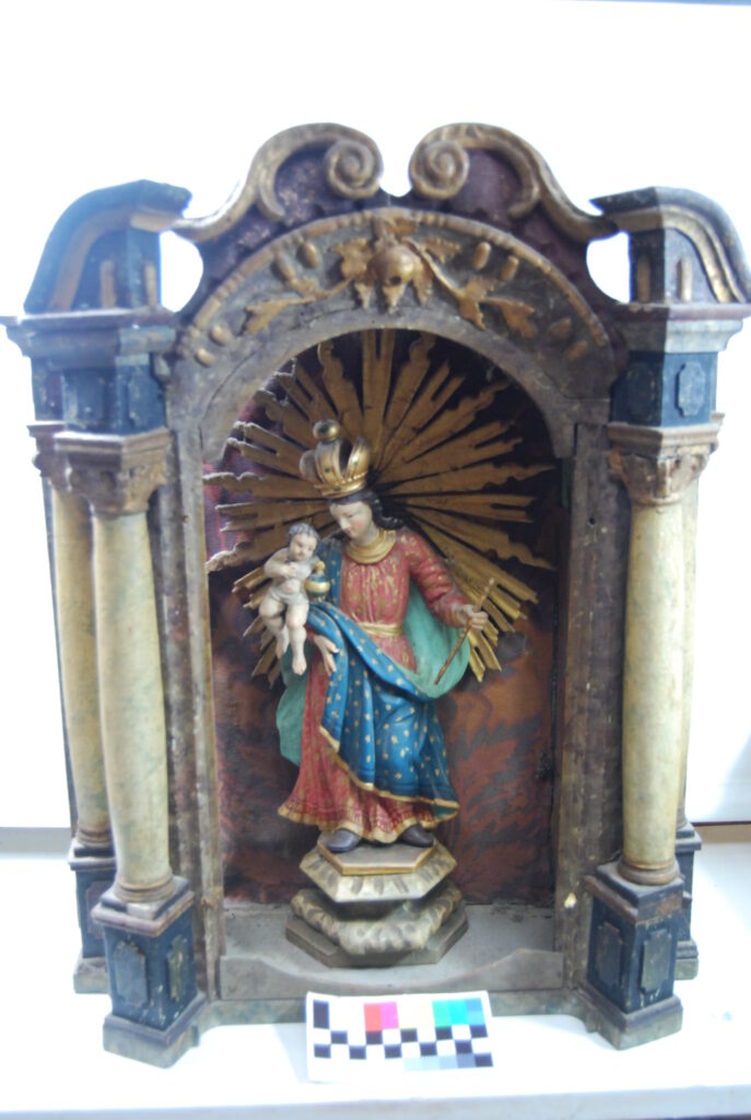 Barocker Marienaltar 1704 datiert.