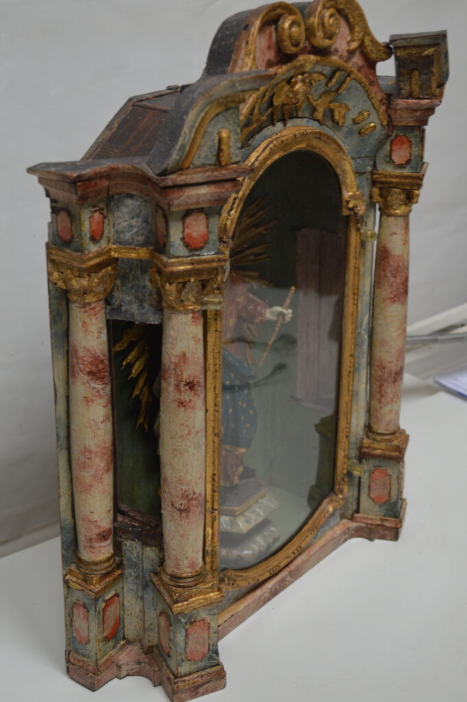 Barocker polychromer Marienaltar 1704 Jhd. datiert. Nach der Restaurierung